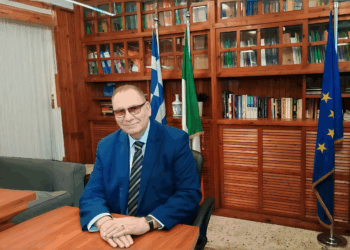 “La politica italiana volta le spalle ai cittadini più anziani residenti all’estero”, l’editoriale di Costantino Salis