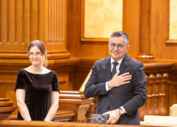 L’Ambasciatore Lorenzo Tomassoni saluta Chisinau. Il Parlamento gli tributa un lungo applauso