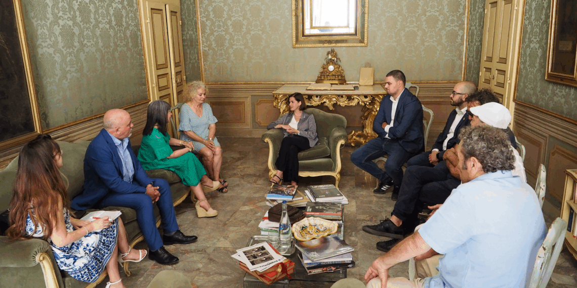 Perugia, la sindaca Ferdinandi riceve a Palazzo dei Priori l’Ambasciatrice di Cuba Mirta Granda Averhoff