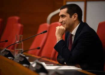 De Pascale scrive a Giunta e dirigenti: “Vi invito a interrompere ogni relazione con l’attuale governo israeliano”