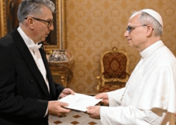 Santa Sede, l’Ambasciatore australiano Keith John Pitt presenta Lettere Credenziali a Papa Leone XIV