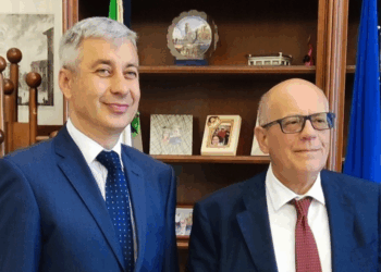 L’Ambasciatore armeno Vladimir Karapetyan incontra il Prefetto di Bari Francesco Russo