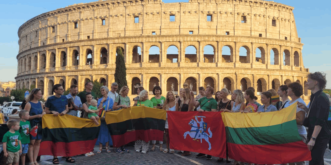 Giornata della Lituania, inno nazionale cantato a due passi dal Colosseo. Celebrazioni anche in Sicilia