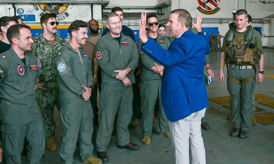 L’Ambasciatore USA Tilman J. Fertitta visita la base aerea di Sigonella