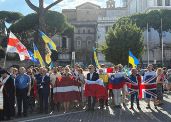Roma si tinge di blu e giallo per celebrare l’Indipendenza dell’Ucraina