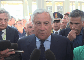 Tajani, no truppe in Ucraina ma aiuti: “Potremmo dare un contributo nello sminamento”