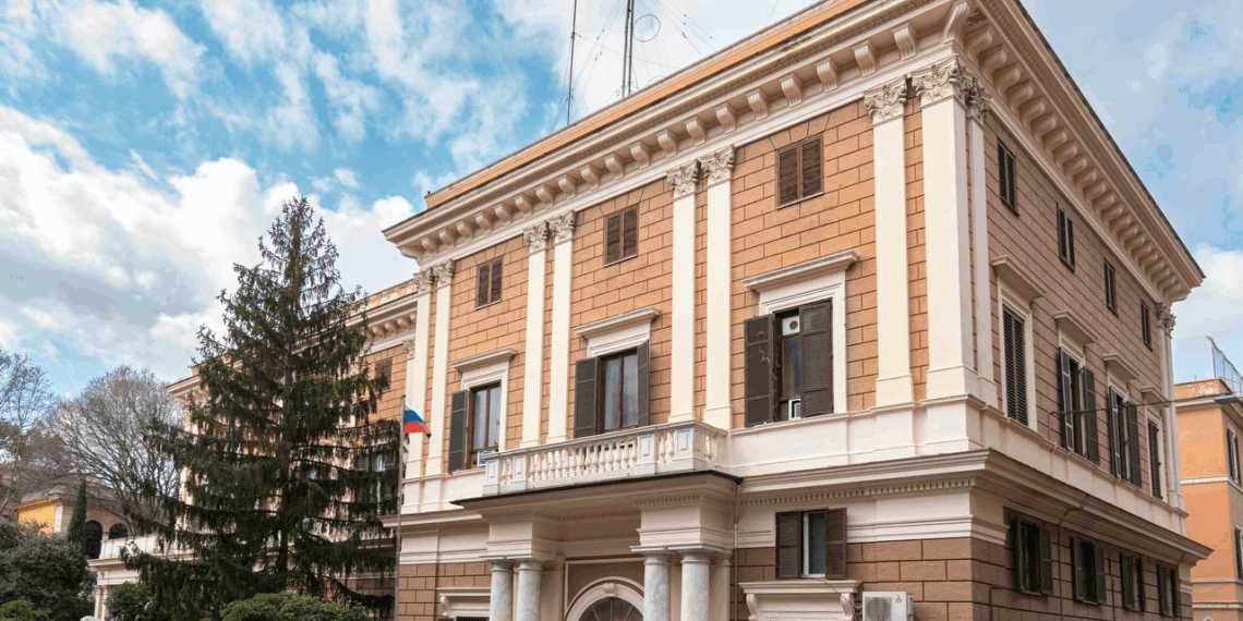 L’ambasciata della Federazione Russa contro Abodi: “Italia applica per gli atleti due pesi e due misure”