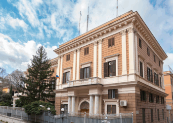 L’ambasciata della Federazione Russa contro Abodi: “Italia applica per gli atleti due pesi e due misure”