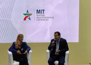 Nuovo attacco di Salvini a Macron: “Invece di convocare un Ambasciatore al giorno, si occupi delle periferie”