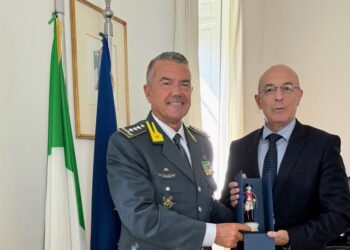 Grecia, l’Ambasciatore Cuculi incontra il Generale  Screpanti della Guardia di Finanza