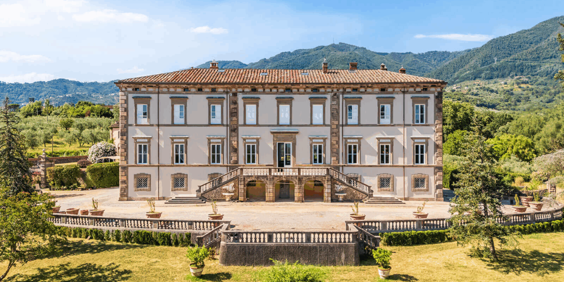 Sulle colline di Lucca è in vendita la favolosa villa che fu di Carolina Bonaparte, sorella di Napoleone