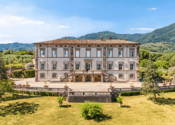 Sulle colline di Lucca è in vendita la favolosa villa che fu di Carolina Bonaparte, sorella di Napoleone