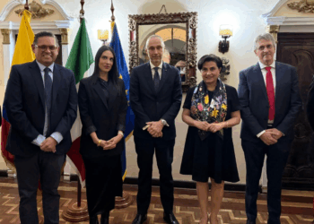Quito, l’Ambasciatore Davoli presenta progetto sul gambero ecuadoriano con Ministri Esteri e Turismo