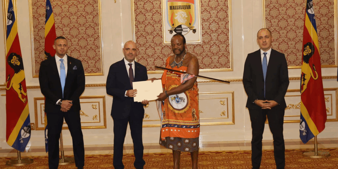 L’Ambasciatore Gabriele Annis presenta Lettere Credenziali a Sua Maestà il Re di Eswatini Mswati III