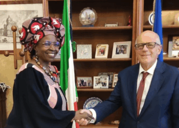 L’Ambasciatrice del Burkina Faso incontra il Prefetto di Bari
