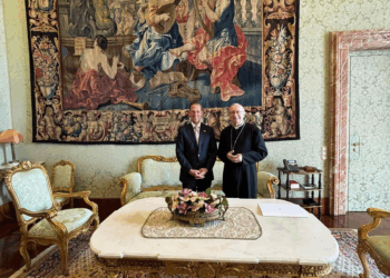 Incontro tra l’Ambasciatore Burch e il Cardinale Parolin: dialogo su Cooperazione tra Stati Uniti e Vaticano