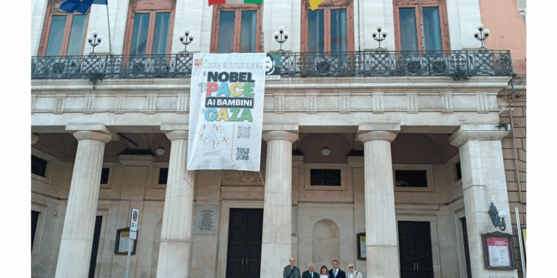 Issata la bandiera armena sul Palazzo Comunale di Bari