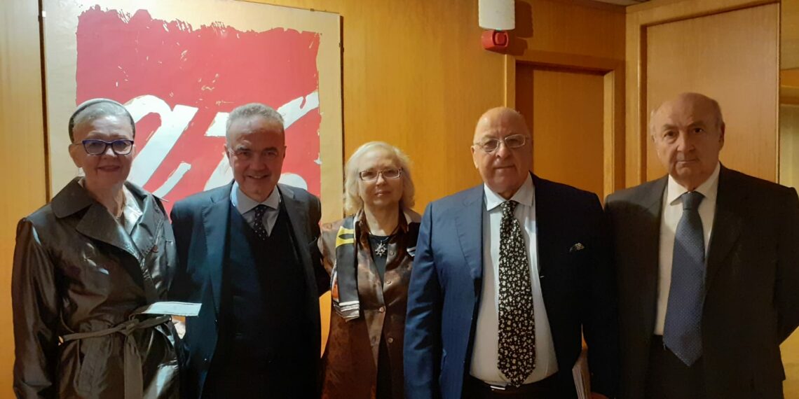  “La stanza delle Marche”: l’arte contemporanea si fa ambasciatrice al Circolo Esteri di Roma