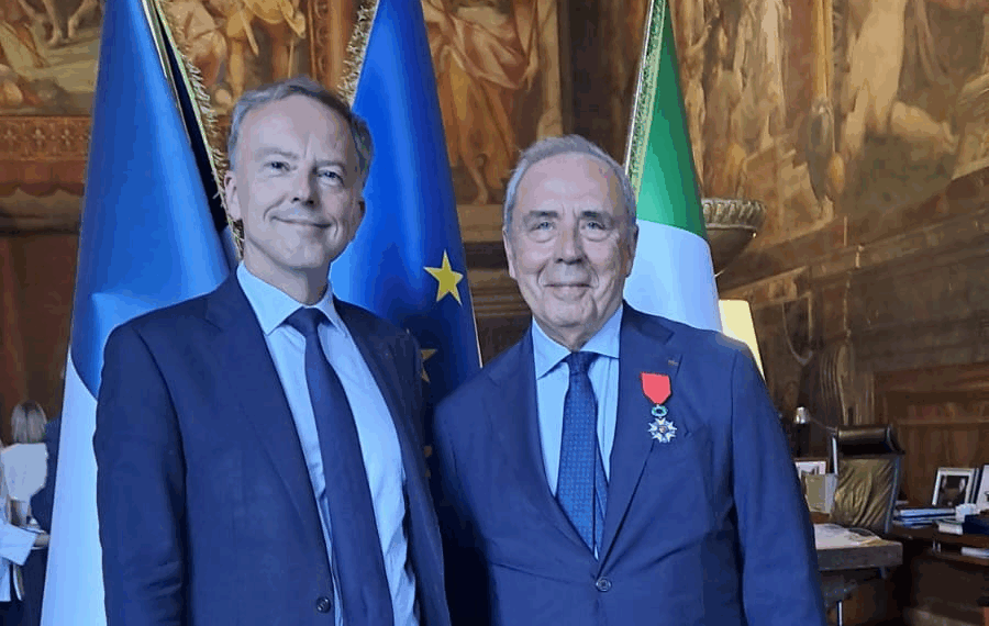 Massimo Nava, editorialista del Corriere della sera insignito Chevalier dans l’ordre de la Légion d’Honneur