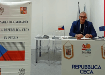 Ripristino del volo diretto Brindisi–Praga, soddisfatto il Console Onorario  Riccardo Di Matteo