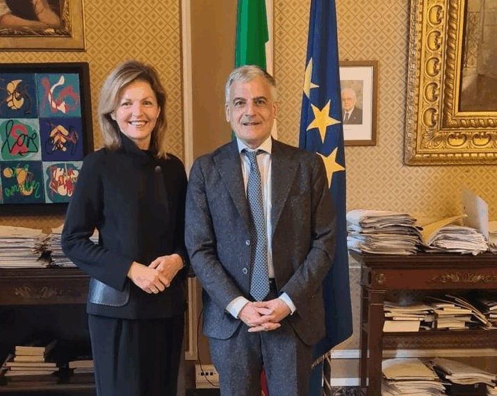 Il Prefetto di Milano Sgaraglia incontra l’Ambasciatrice della Lituania Kreiviene