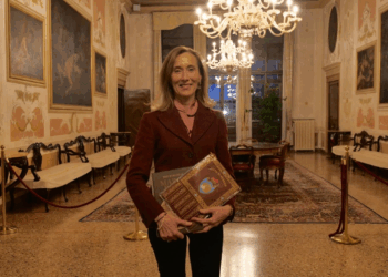 Venezia, l’Ambasciatrice d’Irlanda in Italia Elizabeth McCullough in visita a Ca’ Farsetti