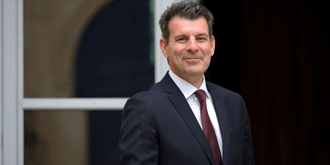 Roberto Balzaretti, Ambasciatore della Confederazione Svizzera In Italia: “Energia, ricerca e mobilità sostenibile: ecco le sfide comuni per i nostri Paesi. Le Alpi non dividono, piuttosto uniscono”