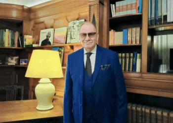 Carta d’Identità Elettronica: italiani all’estero tra attese infinite e viaggi impossibili