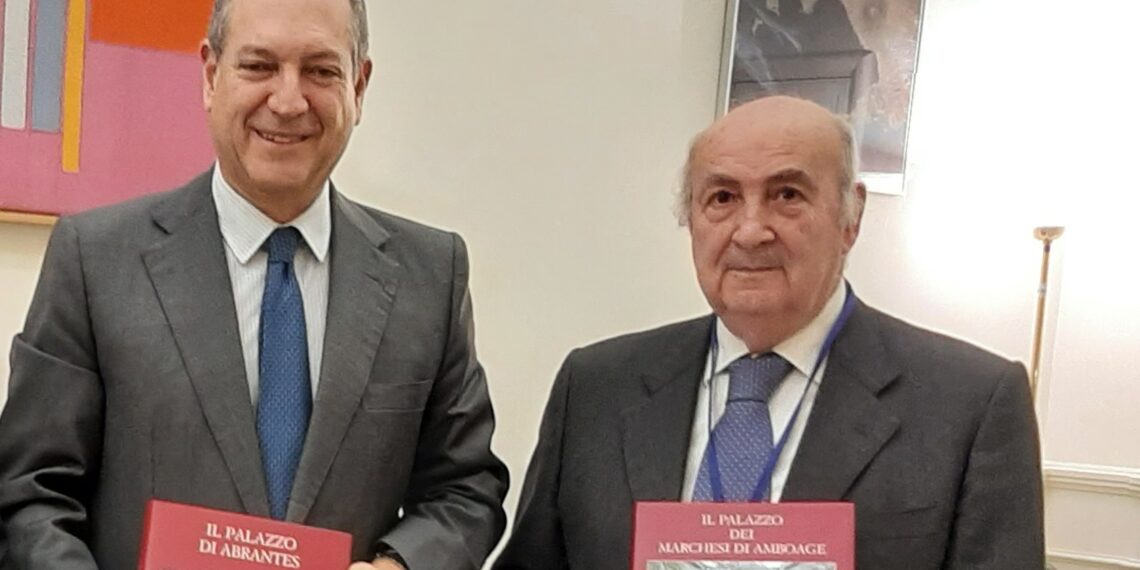 “Il Palazzo di Abrantes”, l’Amb. Cortese consegna la sua ultima opera al Segretario Generale MAECI Guariglia