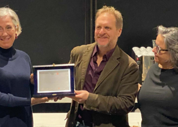 Consegnato il Premio “M’illumino d’immenso” a Ilide Carmignani. Annunciato il nuovo Premio IILA Poesia