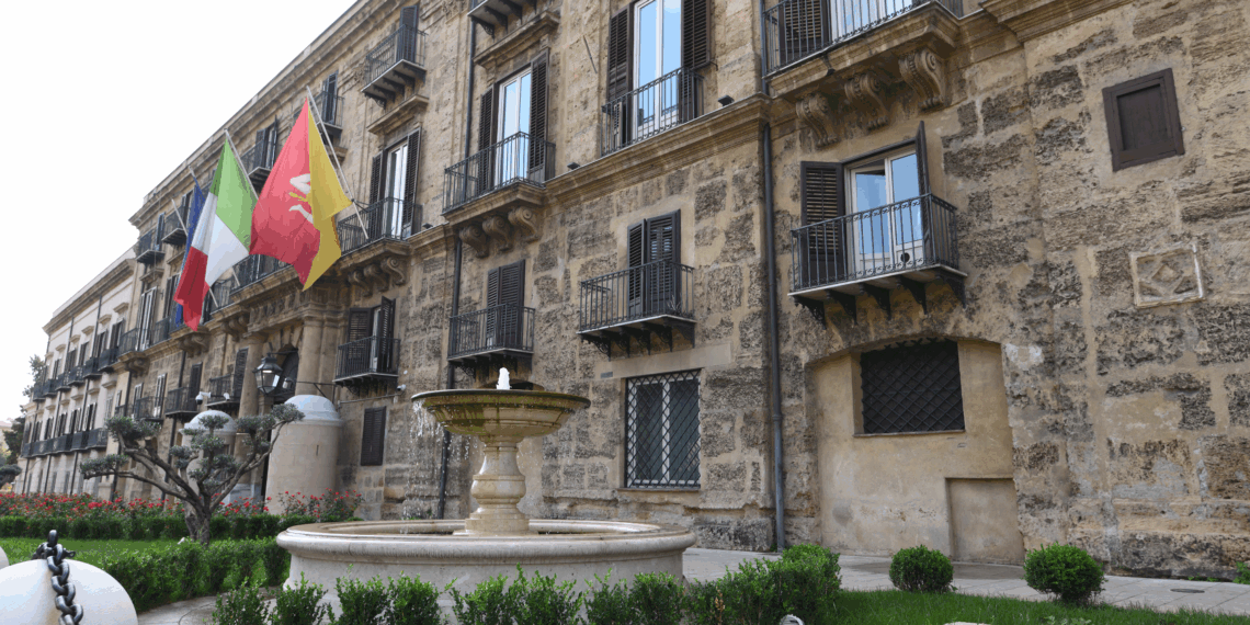 Regione Sicilia, finanziaria avanti in Commissione con norma di interesse anche per i siciliani all’estero