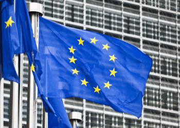 Scandalo nella diplomazia Ue, fermati Mogherini e Sannino