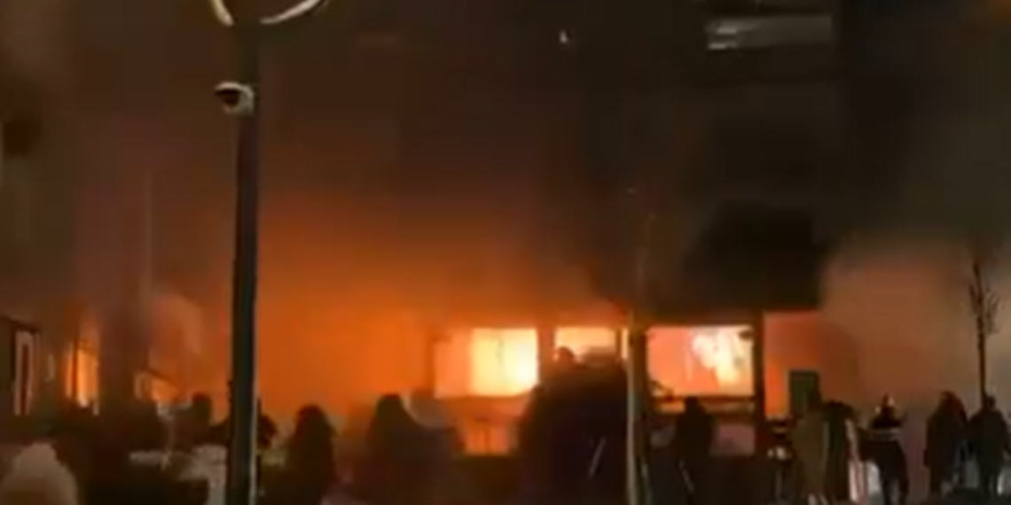 Incendio a Crans-Montana: 40 morti e 100 feriti, attivata l’Unità di Crisi italiana. La nota della Farnesina