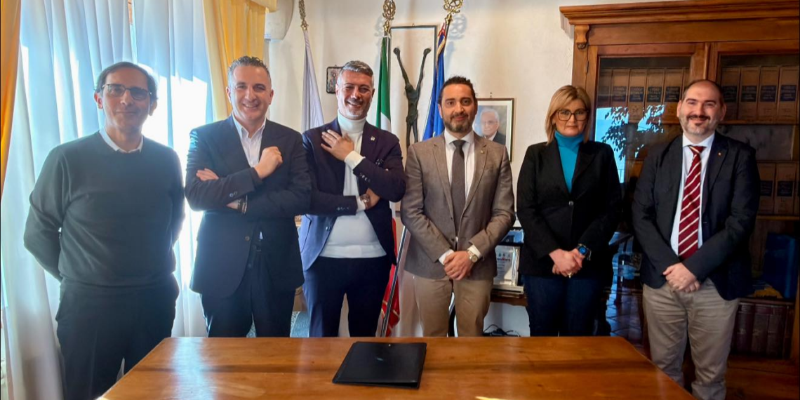 Castrolibero, incontro istituzionale in Comune con il Console Onorario dell’Uruguay Alfredo Sguglio