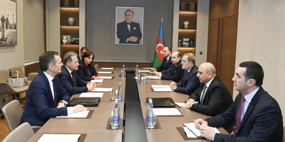 Vice Ministro Cirielli a Baku per le consultazioni politiche ed economiche bilaterali