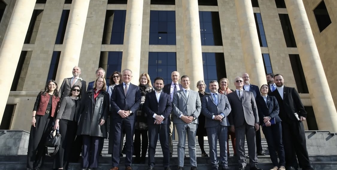 L’Ambasciatore Ferranti visita la sede della Public TV Company of Armenia (AMPTV)