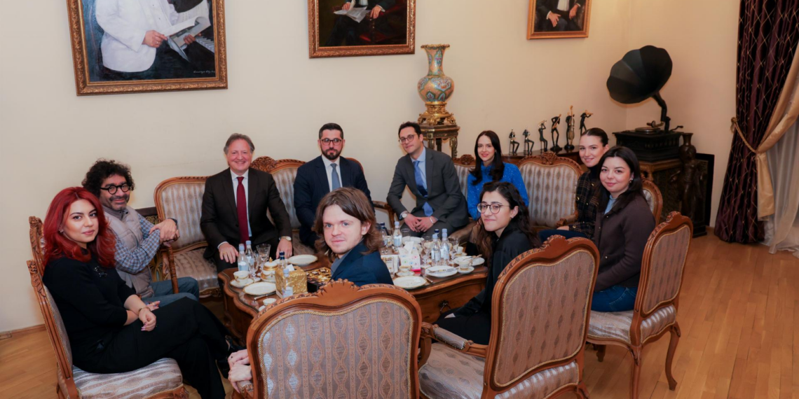 Jerevan, l’Ambasciatore Alessandro Ferranti visita il Teatro Nazionale Accademico Armeno dell’Opera e del Balletto