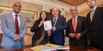 Trieste, il sindaco Roberto Dipiazza ha ricevuto l’Ambasciatrice d’India Vani Rao