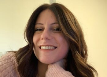 Quando la letteratura diventa cura: il viaggio di Ivana Leone tra le corsie di un ospedale