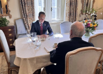 L’Ambasciatore USA presso la Santa Sede incontra il nuovo Nunzio negli Stati Uniti