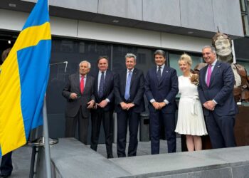L’imprenditore Pierluigi Petrone inaugura la nuova Sede Consolare di Svezia a Napoli