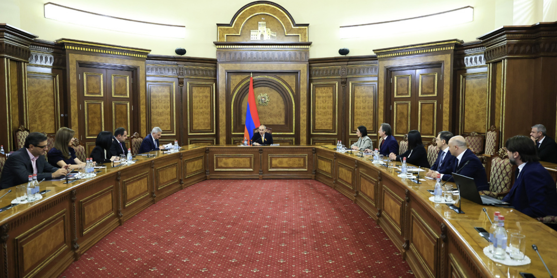 Giro d’Armenia di ciclismo, l’Ambasciatore Ferranti partecipa a riunione presieduta dal Premier Pashinyan