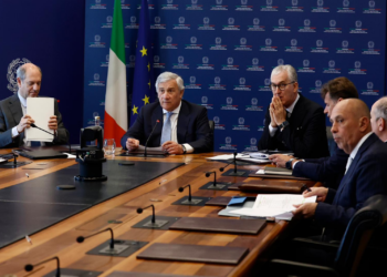 Tajani convoca riunioni per situazione in Libano ed effetti del blocco di Hormuz
