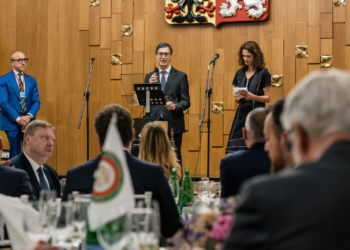 Conviviale dell’Accademia Italiana della Cucina al Parlamento ceco. A Gaudiano insegne dell’Associazione