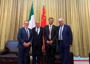 L’Incaricato d’Affari della Repubblica Popolare Cinese Lee Xiaoyong riceve il Presidente di Isia Mario Morgoni