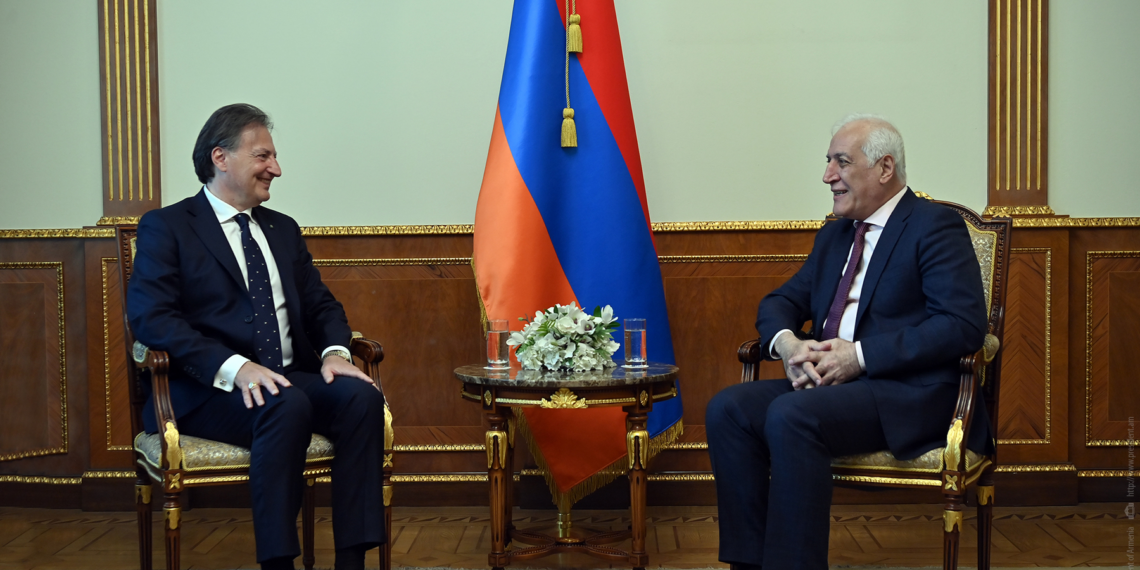 Incontro dell’Ambasciatore Ferranti con il Presidente della Repubblica d’Armenia Khachaturyan