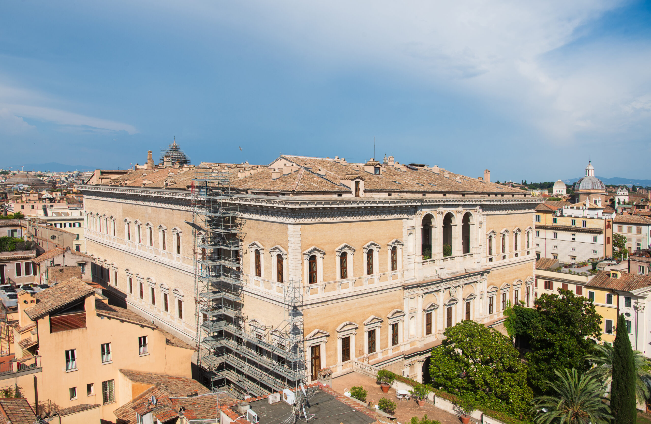 Palazzo Farnese, completato il grande restauro delle facciate e dei tetti. Oggi la presentazione alla stampa