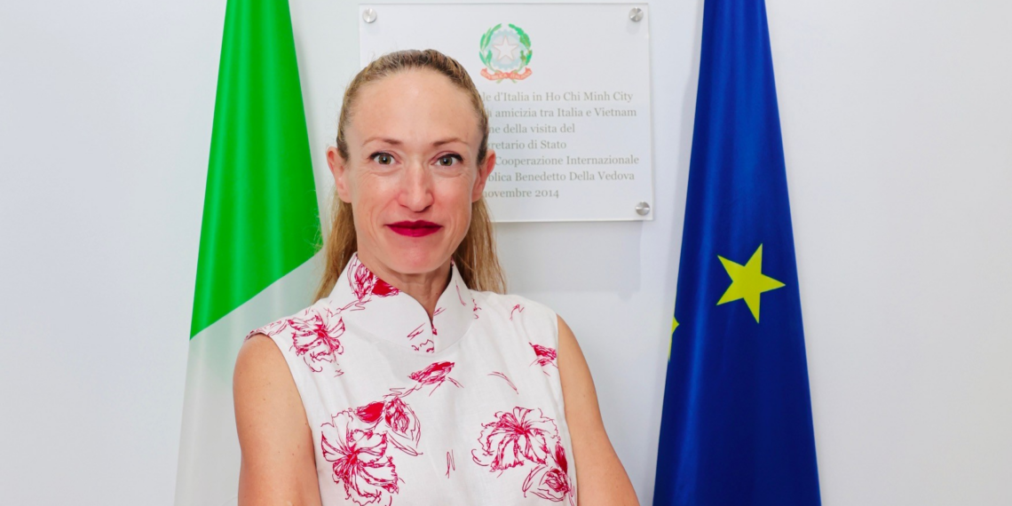 Alessandra Tognonato, Console Generale d’Italia a Ho Chi Minh City: “Italia in Vietnam è sinonimo di stile e qualità della vita. Il mio ricordo più bello da diplomatica? La felicità immensa che provai dopo aver superato il concorso”