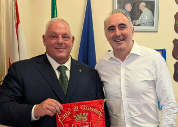 Il sindaco di Grosseto Vivarelli Colonna riceve il Console onorario del Messico Alecci
