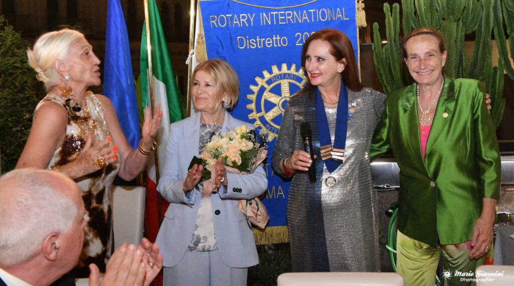 Passaggio della Campana al Rotary Club Roma Aniene. Fabia Baldi è la nuova Presidente